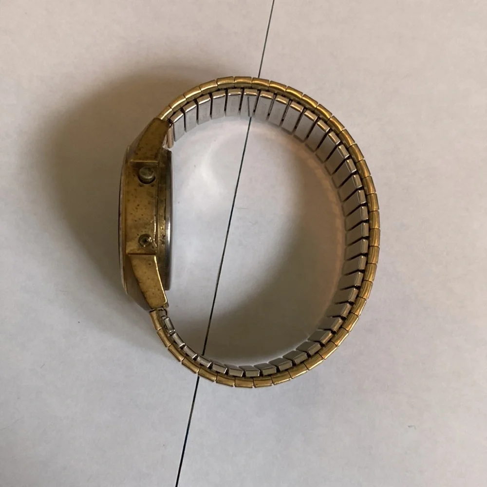 Vintage Red Face Digital MWC Speidel USA Watch - Picture 6 of 7